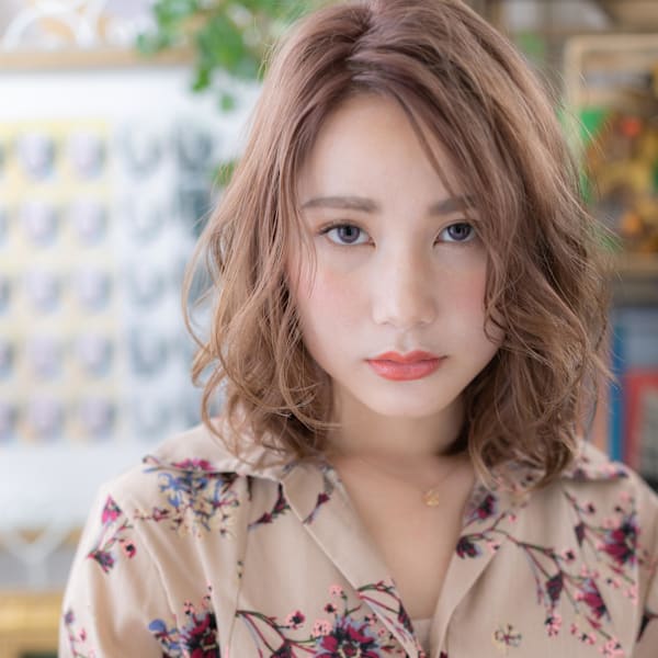 外国人風マロンベージュ大人美人こなれボブ　リタッチカラー