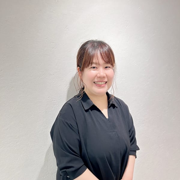 Pur hair【ピュールヘアー】のスタッフ紹介。服部　祐奈