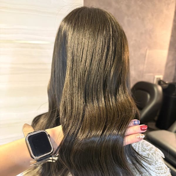 《高橋亜美》オリーブグレージュ/大宮/艶カラー|elu by lovis