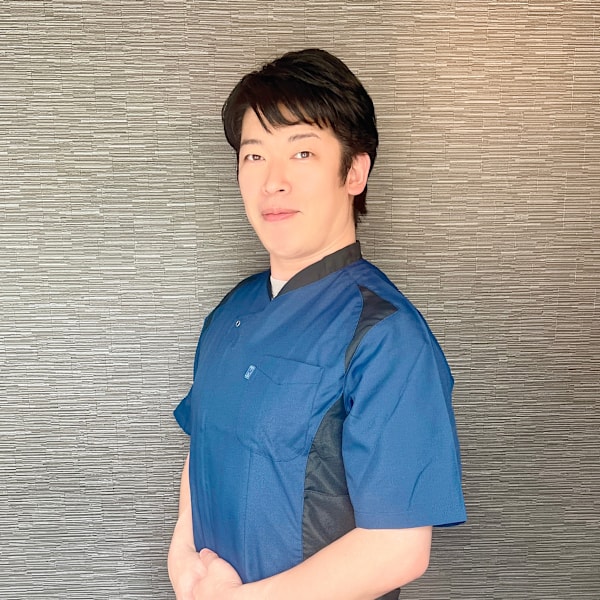 リラクゼーションサロンるぽ ～repos～ 【もみほぐし｜リンパドレナージュ｜脱毛｜毛穴洗浄】【リラクゼーションサロンルポ モミホグシ リンパドレナージュ ダツモウ ケアナセンジョウ】のスタッフ紹介。タカシマ エイスケ