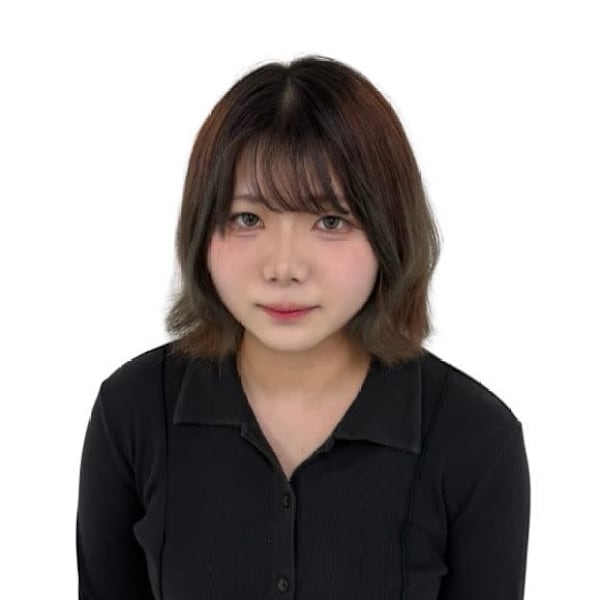 アイブロウサロン i'm おもろまち店【眉毛専門店】【アイブロウサロン アイム オモロマチテン　マユゲセンモンテン】のスタッフ紹介。ナツミ 