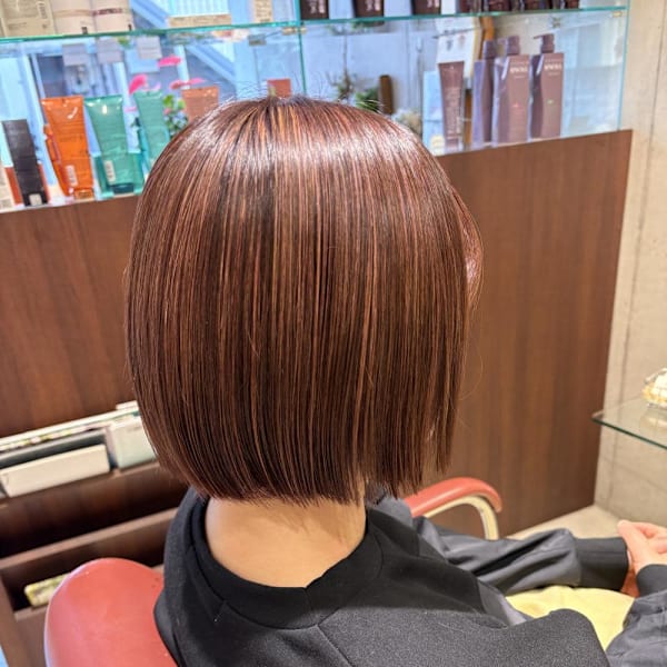 白髪も味方に!ピンクハイライトボブ|EMU international 春日部本店