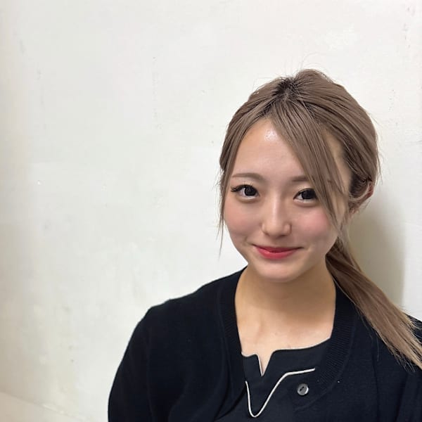 HAIR & MAKE EARTH 佐賀夢咲店【ヘアメイク アース サガユメサキテン】のスタッフ紹介。マエダ