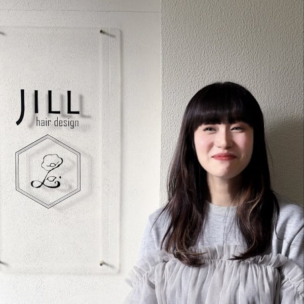 JILL Hair Design NAMBA【ジルヘアデザインナンバ】のスタッフ紹介。鳥井 智里