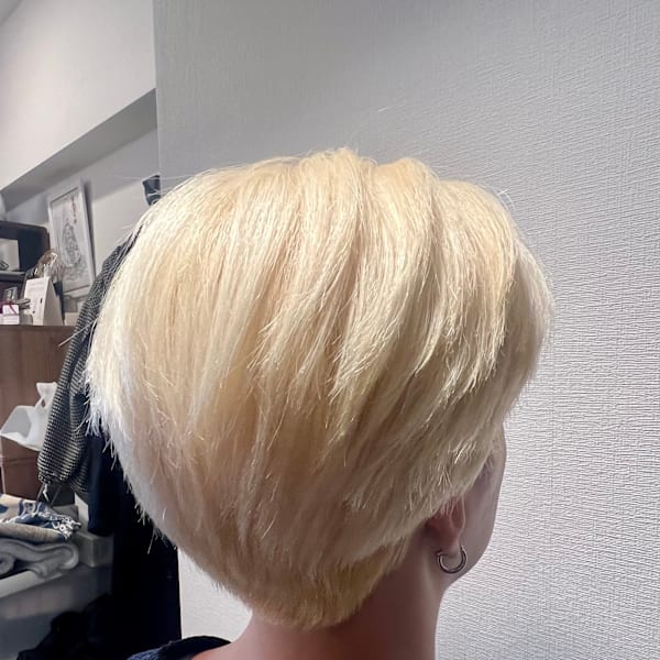 ブリーチ抜きっぱなしショート