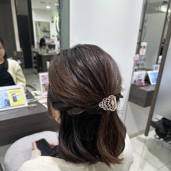 ハーフアップヘアー