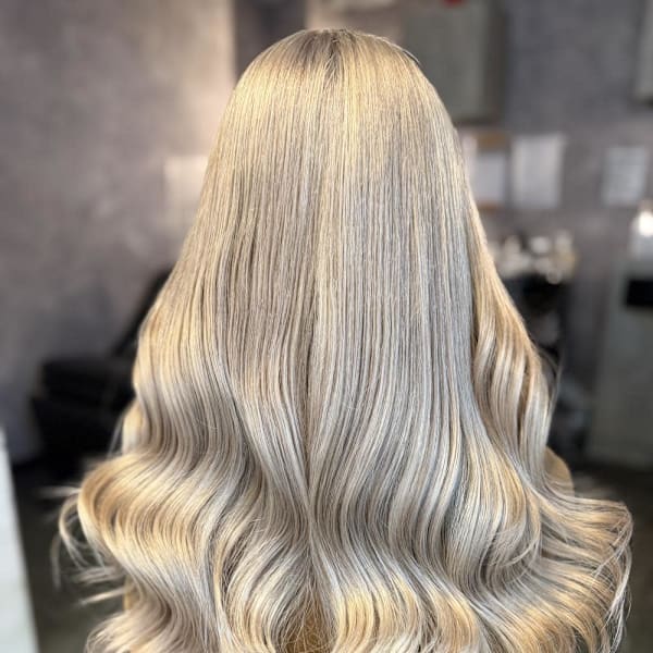 《三宅悠斗》ホワイトベージュ/大宮/ブリーチ|elu by lovis