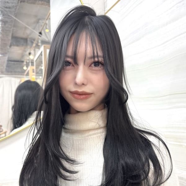 《鈴木茉奈》韓国レイヤー/ブルーブラック/艶髪|elu by lovis