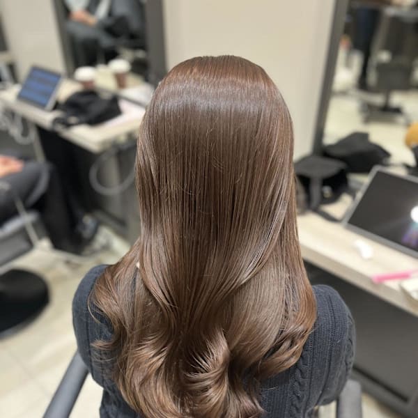 Mako チョコレートブラウン 透明感 ブリーチなし 銀座|Euphoria 銀座本店 Smart Salon【ユーフォリア】