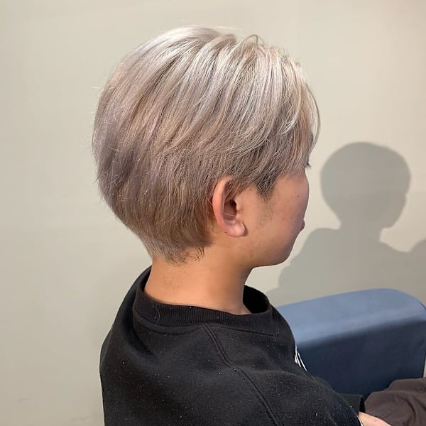 シルバーホワイトカラー