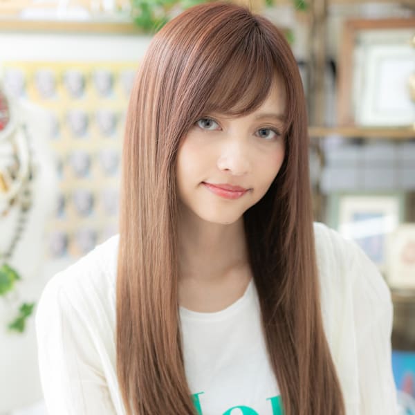 外国人風オレンジカラー斜めバング小顔ロング　シャギー