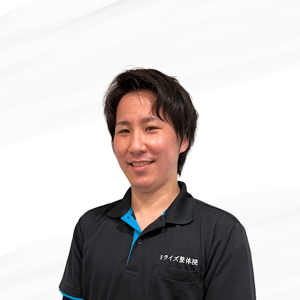 ミライズ整体院 三宮駅前院【ミライズセイタイインサンノミヤエキマエイン】のスタッフ紹介。ヨシヤマ