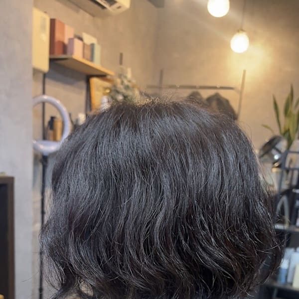 くせ毛を生かしたミニボブ