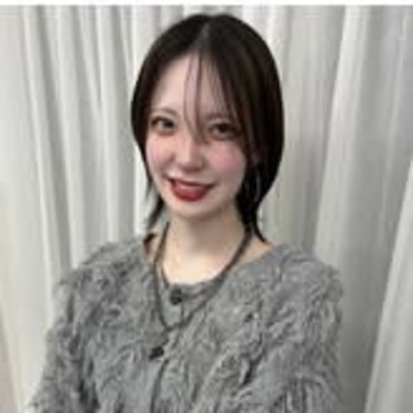 sweep 平尾【スウィープ　ヒラオ】のスタッフ紹介。村上　静菜