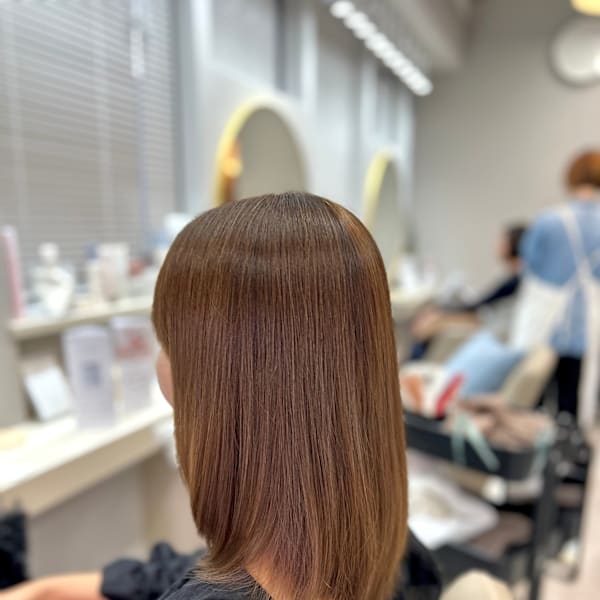 サラサラつやつやのミディアムスタイル♪