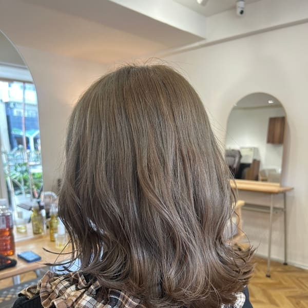 オリーブカラー/ベージュカラー/ブリーチカラー