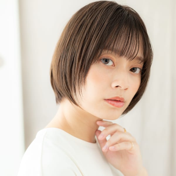 ココアブラウン小顔似合わせカットレイヤーショート20代30代