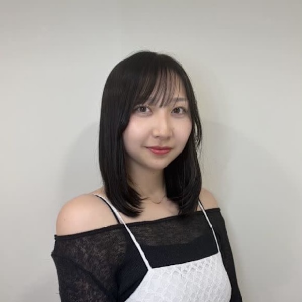 アイブロウ眉毛サロン Mond 新宿三丁目店【まゆげ専門店】【アイブロウマユゲサロン モンド シンジュクサンチョウメテン】のスタッフ紹介。ナナ 