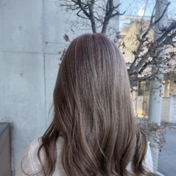 髪が垢抜ける透明感ブリーチカラー|EMU international 春日部本店