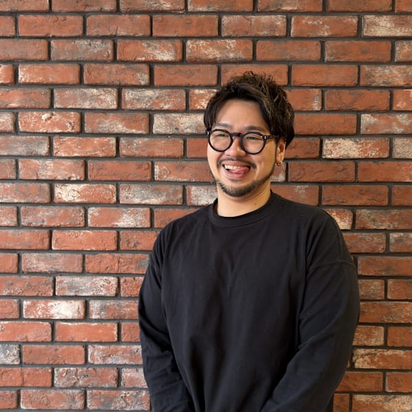 Hair studio Olive 大阪ドーム前店【ヘアースタジオオリーブオオサカドームマエテン】のスタッフ紹介。やない