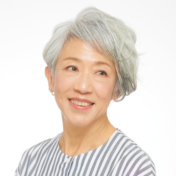 グレイヘアにおすすめ◎アシンメトリーパーマ