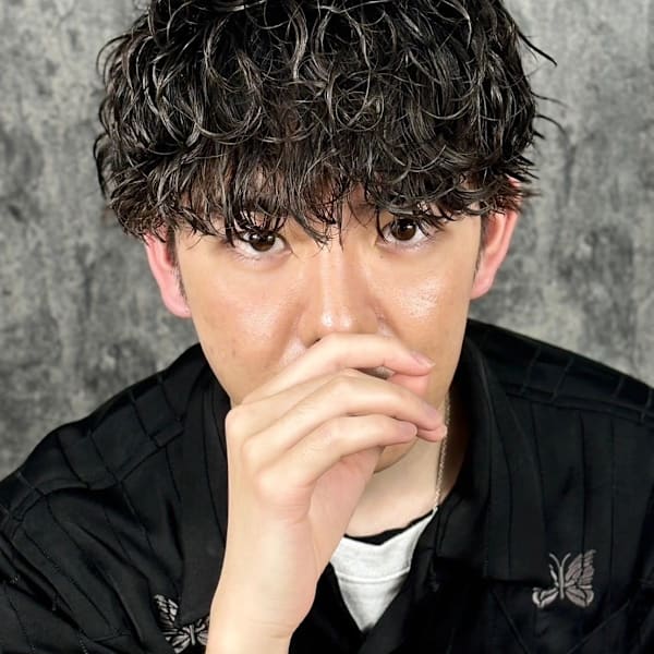 波巻きスパイラルパーマ×マッシュ 艶感グリース仕上げ