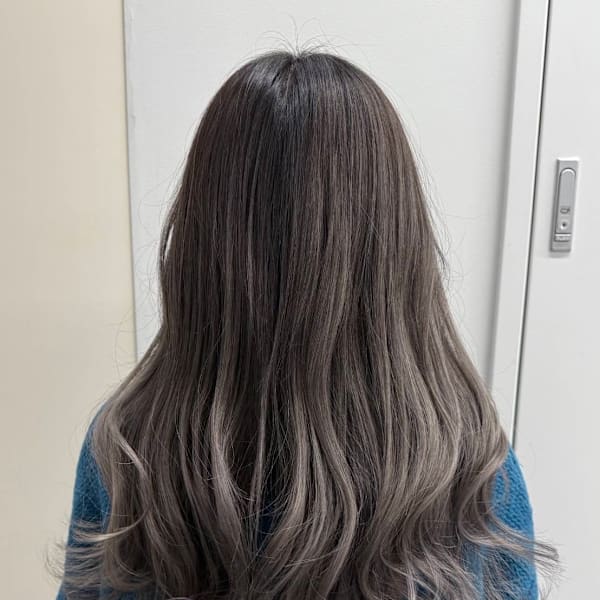 透明感シルバーカラー