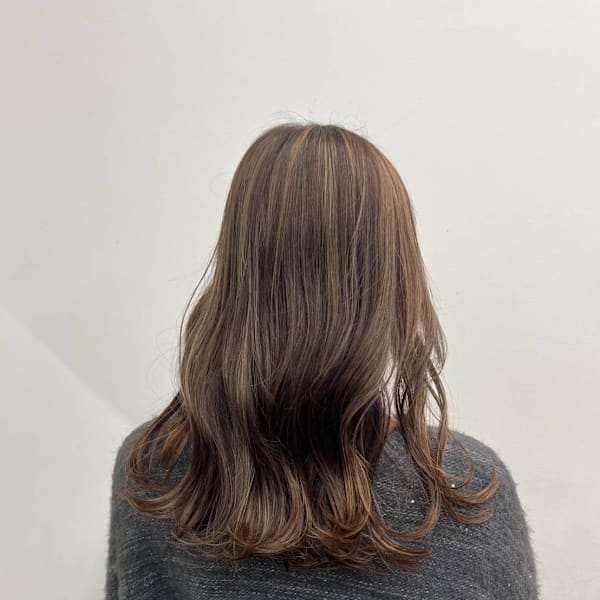 20代/30代/ハイライトカラー/ベージュ/レイヤーカット/|siesta by amble luxe 池袋【シエスタ バイ アンブルリュクス】