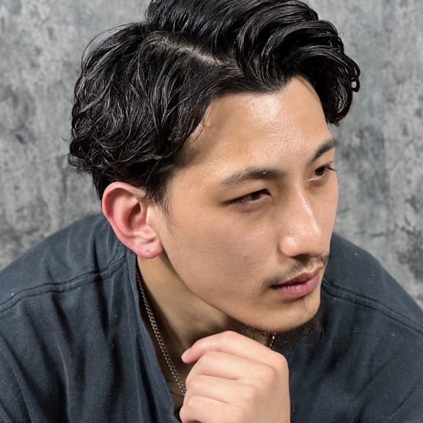 ソフトツイストスパイラル×かき上げアップバング×ツーブロック