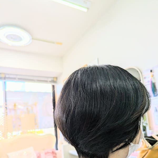 清楚なオーラに包まれた やわらかな印象の"美ショ－ト"