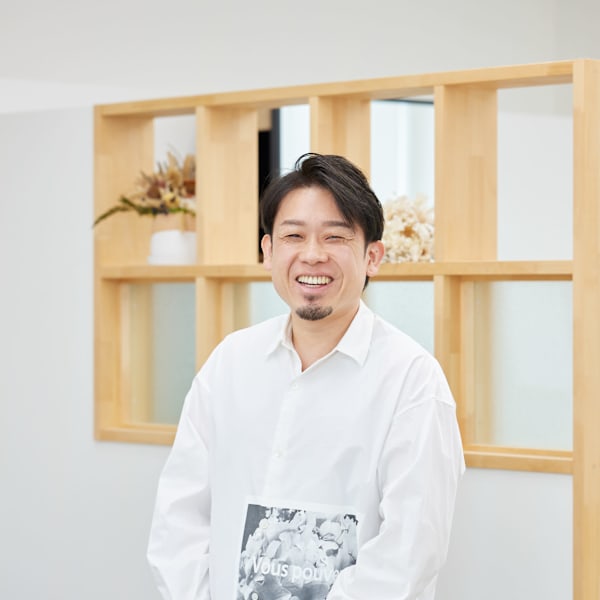 Mens Grooming Salon by rodan【メンズ グルーミング サロン バイ ロダン】のスタッフ紹介。鈴木 明夫