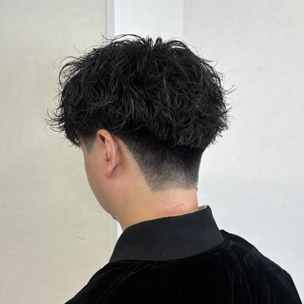 あまり派手すぎないゆるふわシャドウパーマ