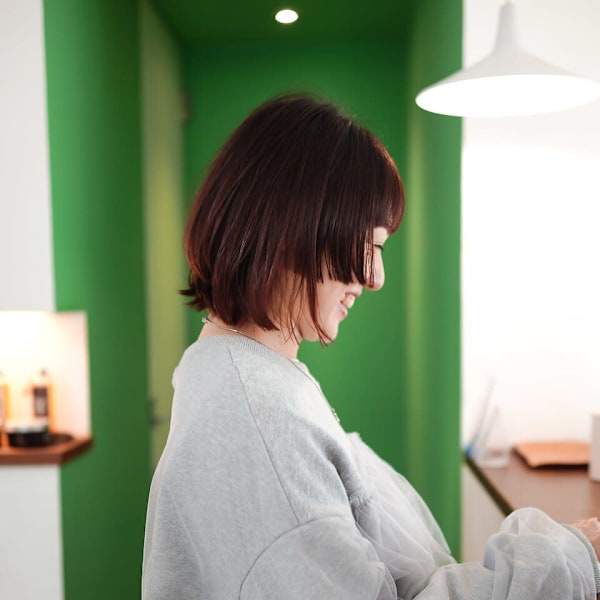 サイドにラインを出したボブ×レッドブラウンカラー|ananda