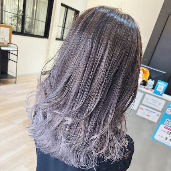 ラベンダーピンクのグラデーションカラー/バレイヤージュ