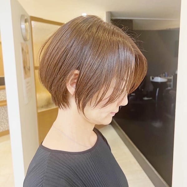 30代40代ショートカット/くびれショート/艶髪ブラウン