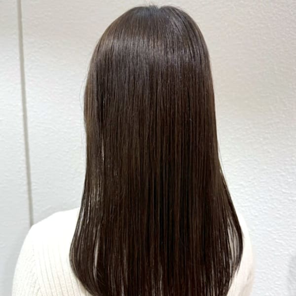 オリーブアッシュベージュ 透明感カラー ツヤ髪ロング 20代
