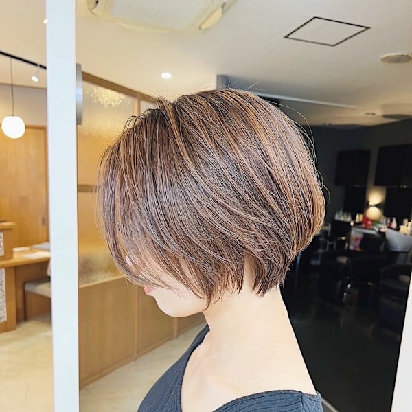 40代50代ミセスショート/顎ラインショート/横顔美人/ハイ