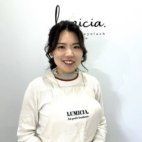 眉毛/アイブロウサロン LUMICIA.-TOKYO-西新宿店【眉毛専門店】【マユゲ アイブロウサロン ルミシアトウキョウ ニシシンジュクテン マユゲセンモンテン】のスタッフ紹介。サヤカ マユゲ