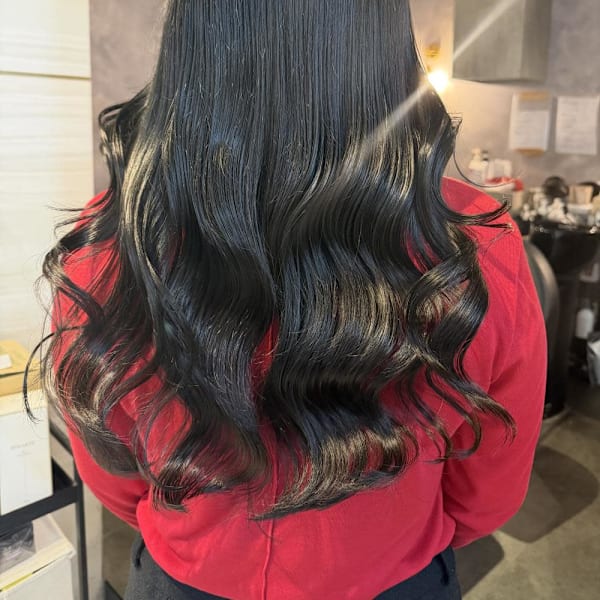 《高橋亜美》ブルーブラック/艶カラー/大宮|elu by lovis