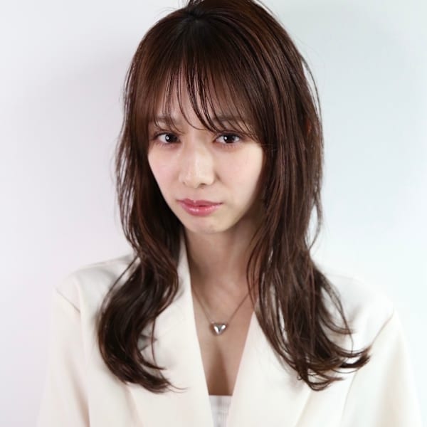 髪質改善 elena by artefice【エレナ バイ アルテフィーチェ】【エレナ バイ アルテフィーチェ】のスタッフ紹介。安達 萌花