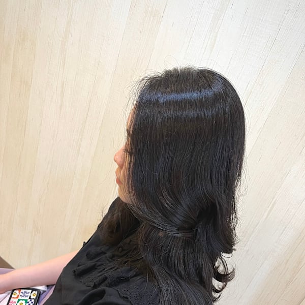 透明感あふれるカラーのオススメスタイル