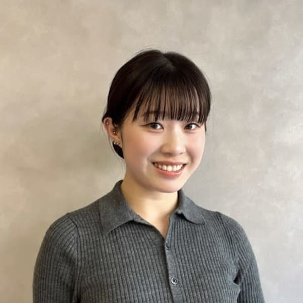 髪質改善Bonheur 川西【カミシツカイゼンボヌール カワニシ】【カミシツカイゼンボヌール カワニシ】のスタッフ紹介。Naru