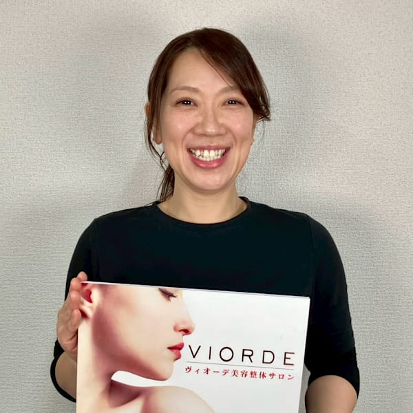 ヴィオーデ美容整体サロン 新宿店【ヴィオーデビヨウセイタイサロン シンジュクテン】のスタッフ紹介。コグチ