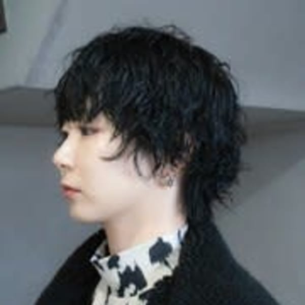 【ヒエダ】ブラックウェイビーショート