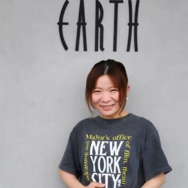 HAIR & MAKE EARTH 一宮店【ヘアメイクアースイチノミヤテン】のスタッフ紹介。内山みどり