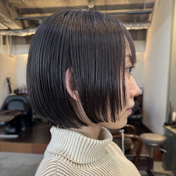 レイヤーボブ/透明感カラー/ボブ/顔まわりカット/暗髪