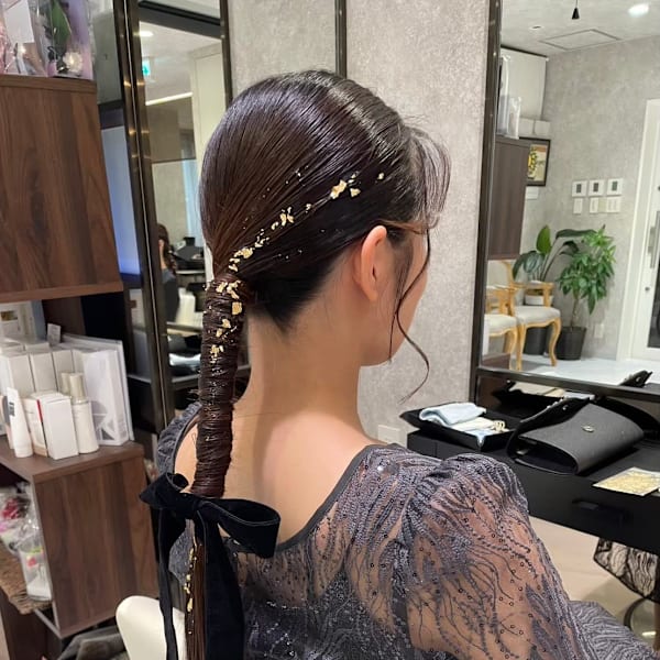 タイトポニーテール