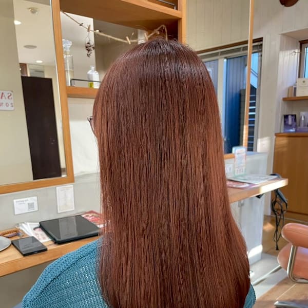 うる艶ロングのテラコッタブラウン