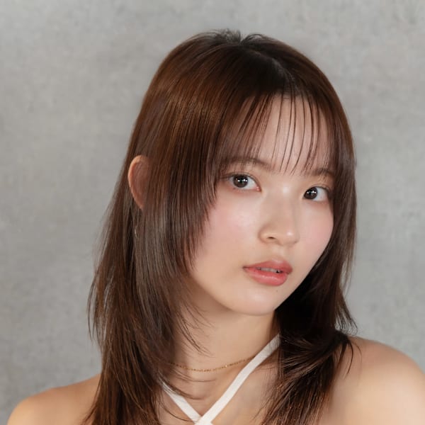 20代・30代_抜け感レイヤーの大人鎖骨ミディ