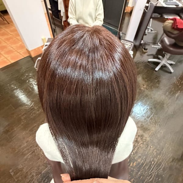 ピンクベージュ